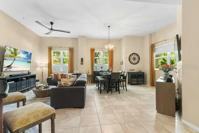 403 S SAPODILLA AVE #104, #104
