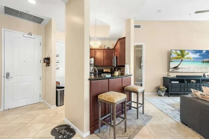 403 S SAPODILLA AVE #104, #104