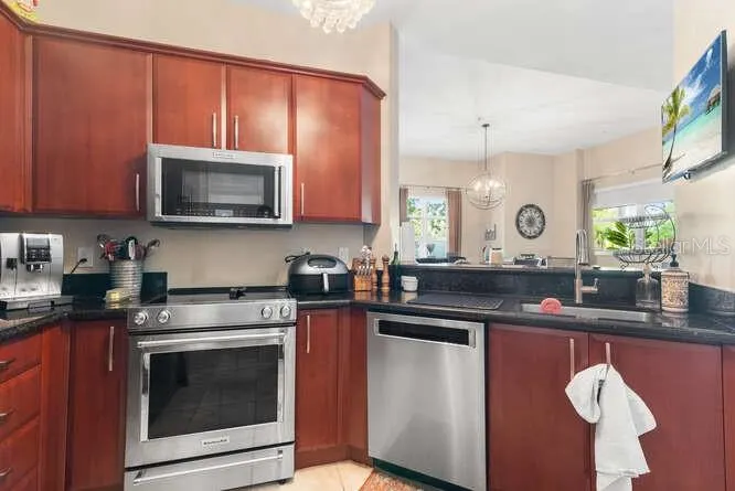 403 S SAPODILLA AVE #104, #104