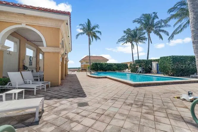403 S SAPODILLA AVE #104, #104