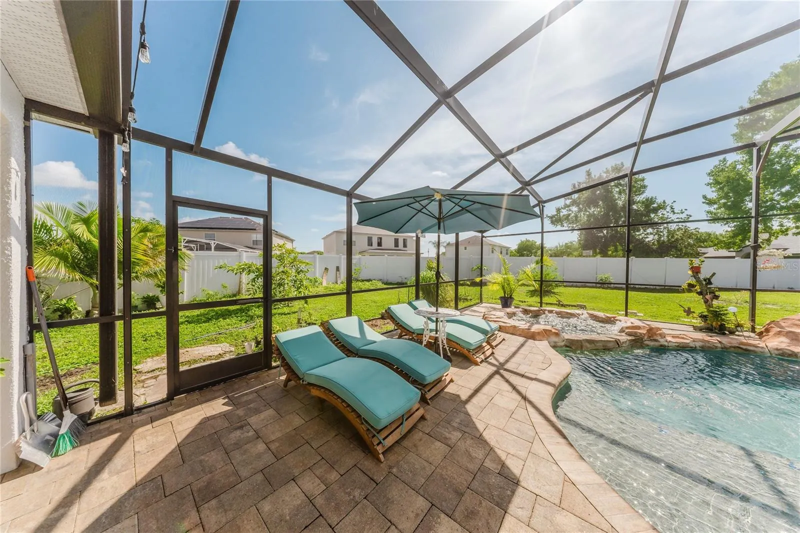 554 BRISTOL CIR