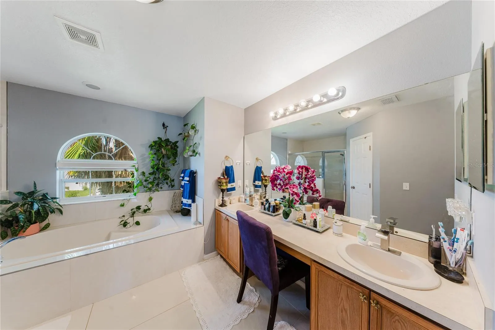 554 BRISTOL CIR