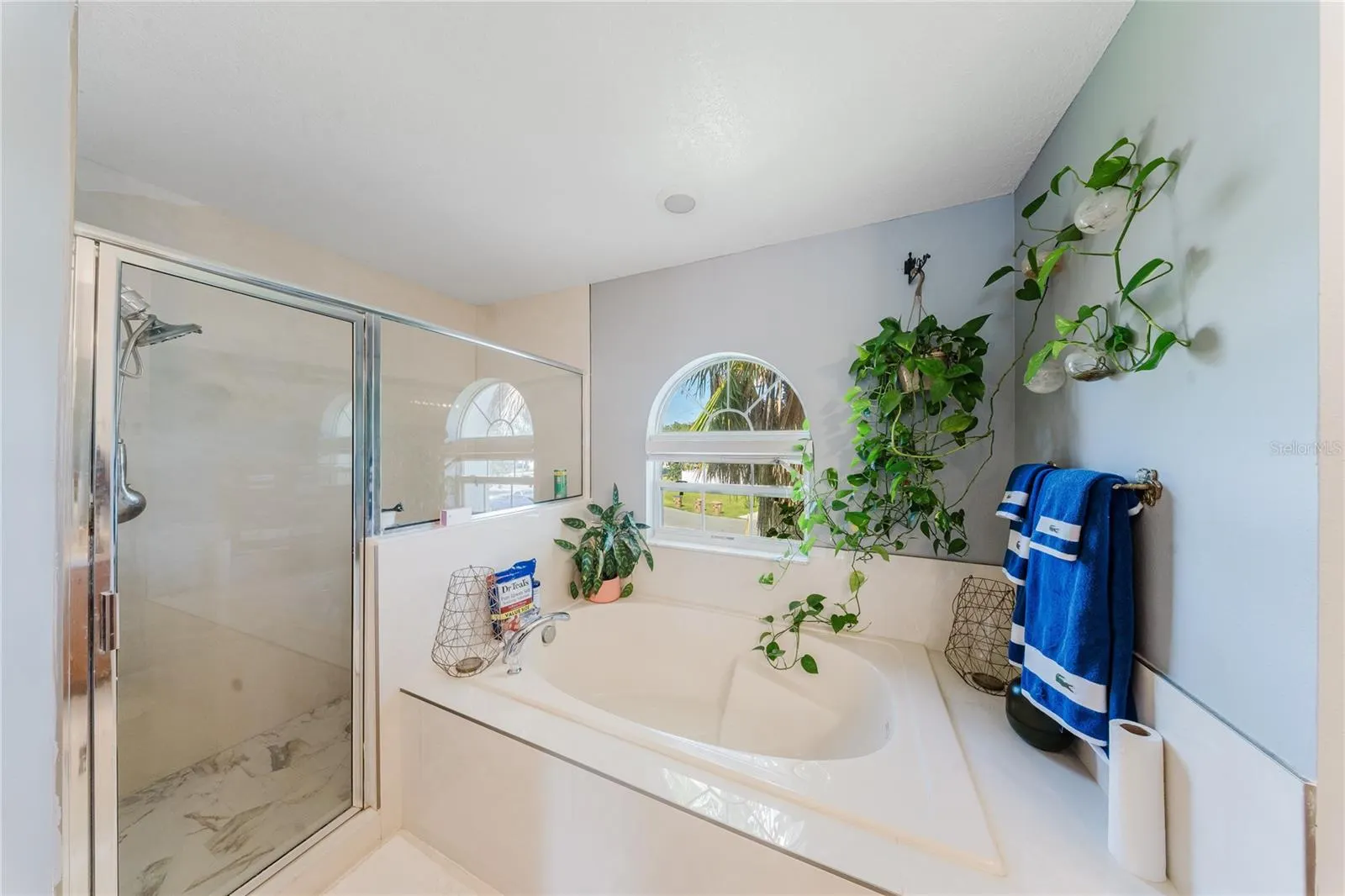 554 BRISTOL CIR