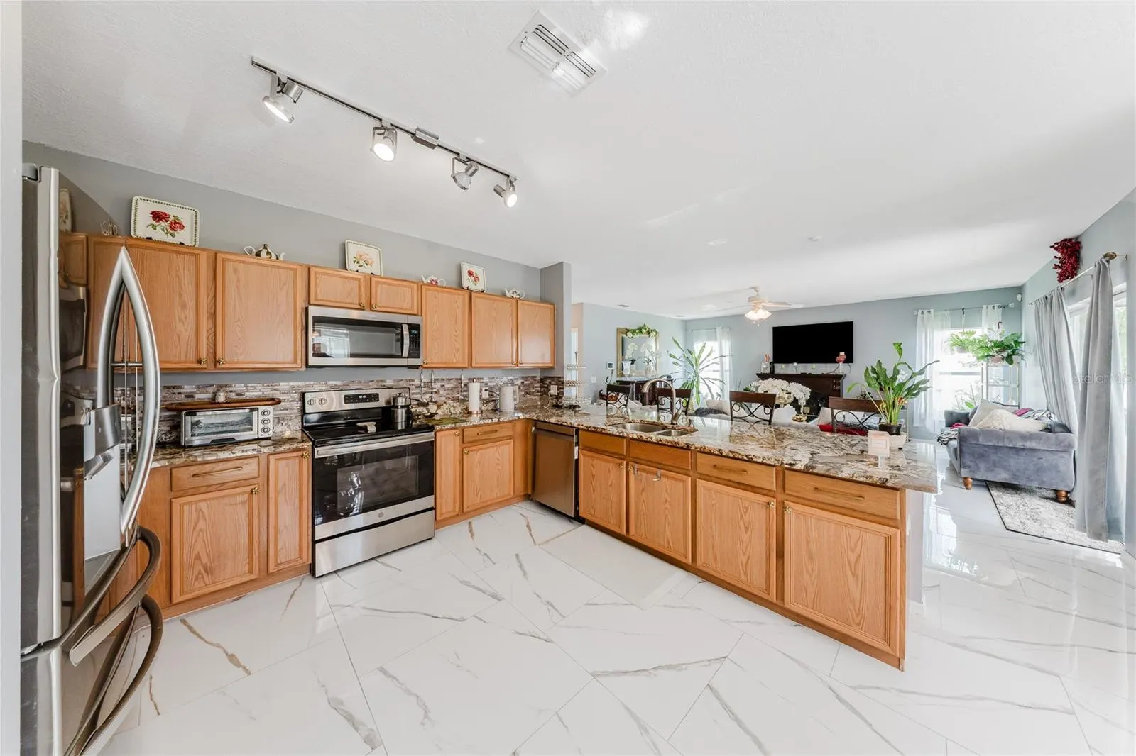 554 BRISTOL CIR