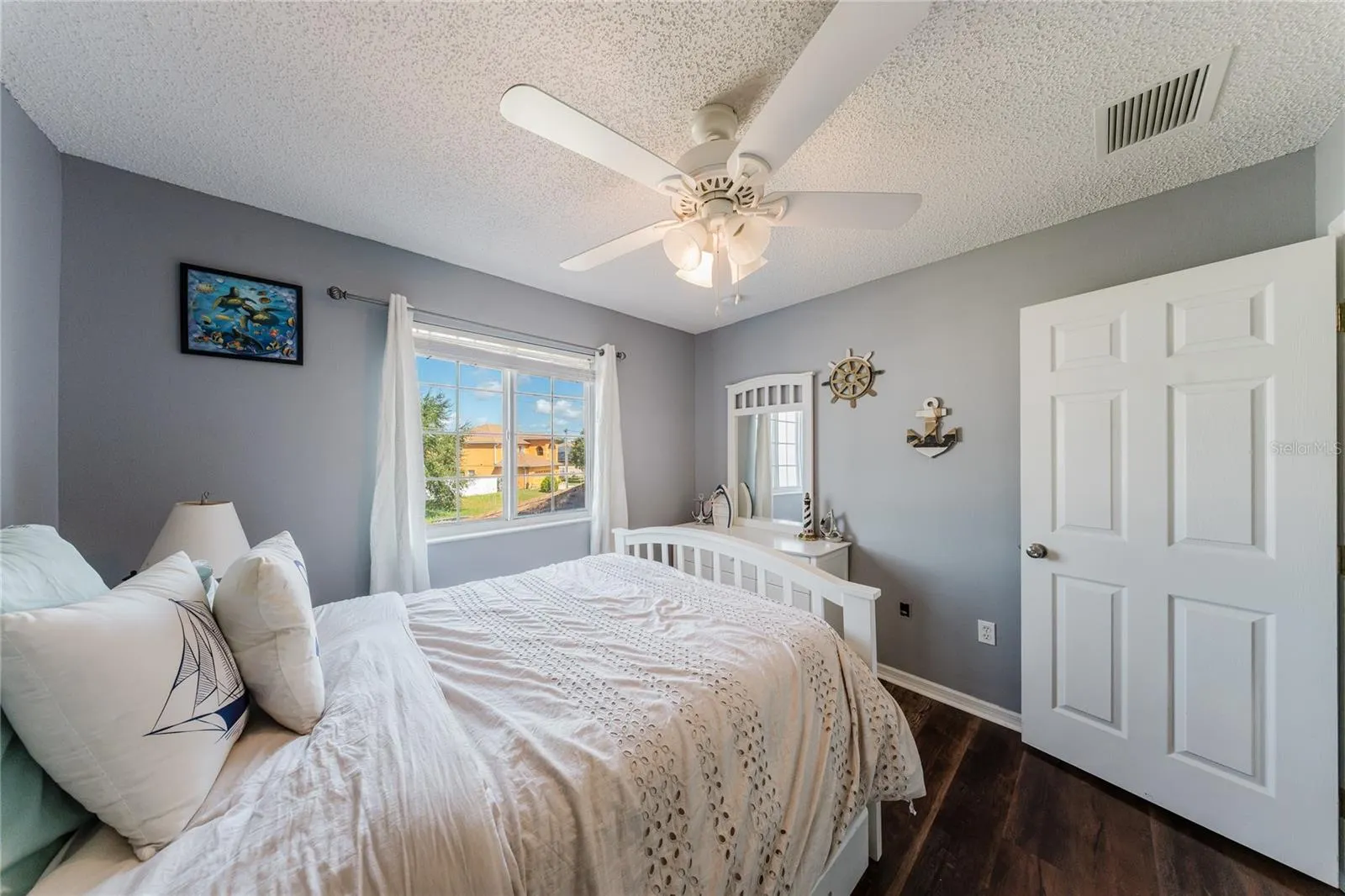 554 BRISTOL CIR