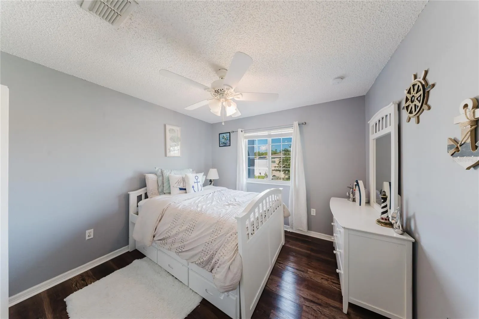 554 BRISTOL CIR
