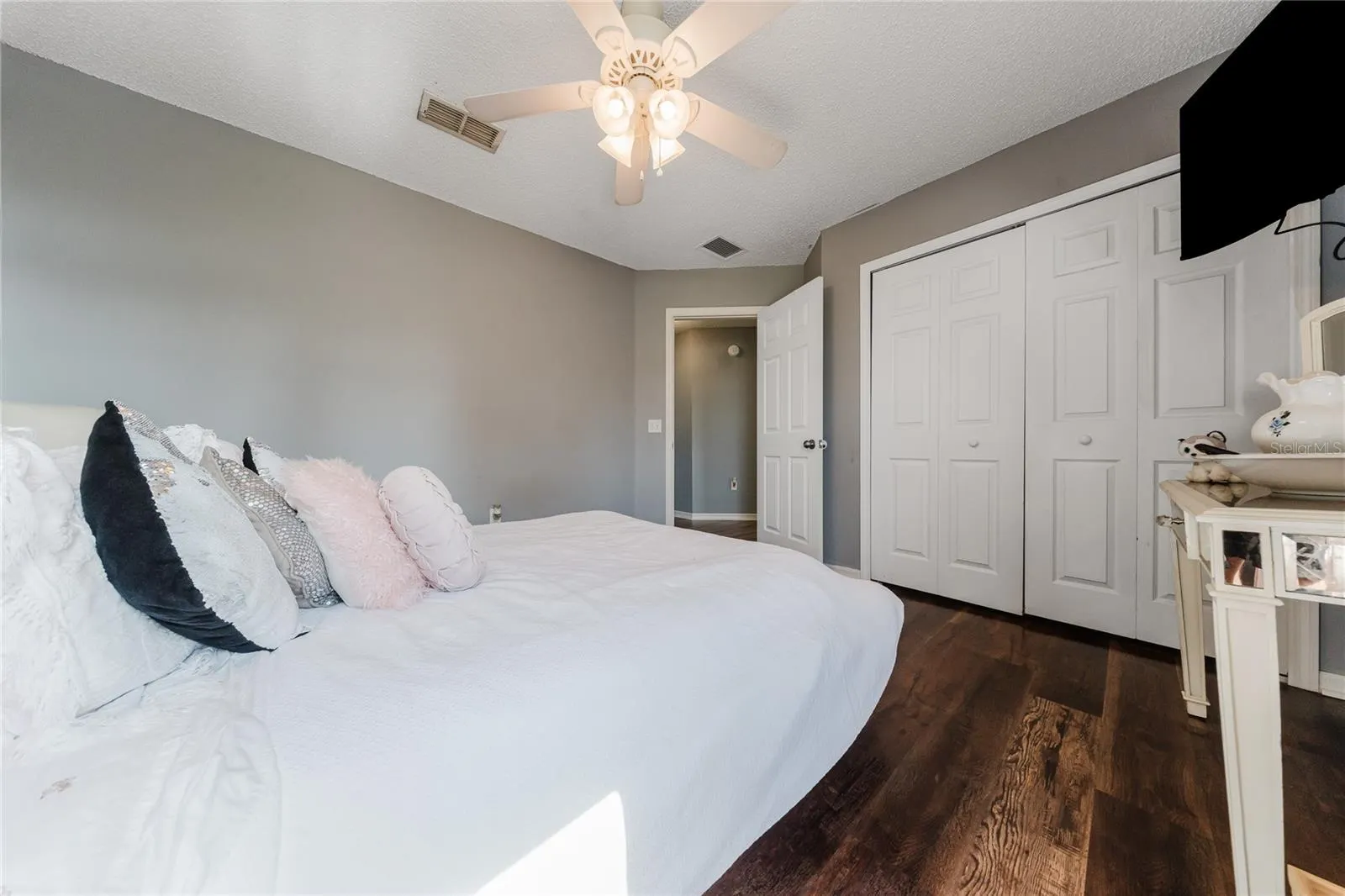 554 BRISTOL CIR