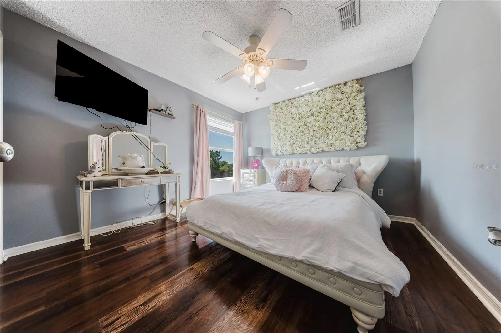 554 BRISTOL CIR