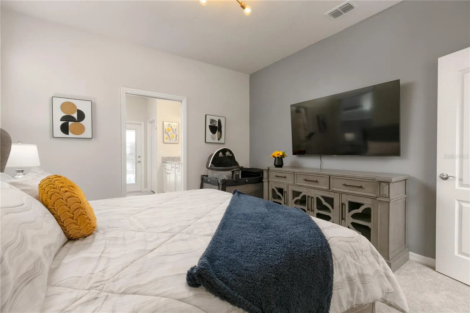 7227 OAKMOSS LOOP