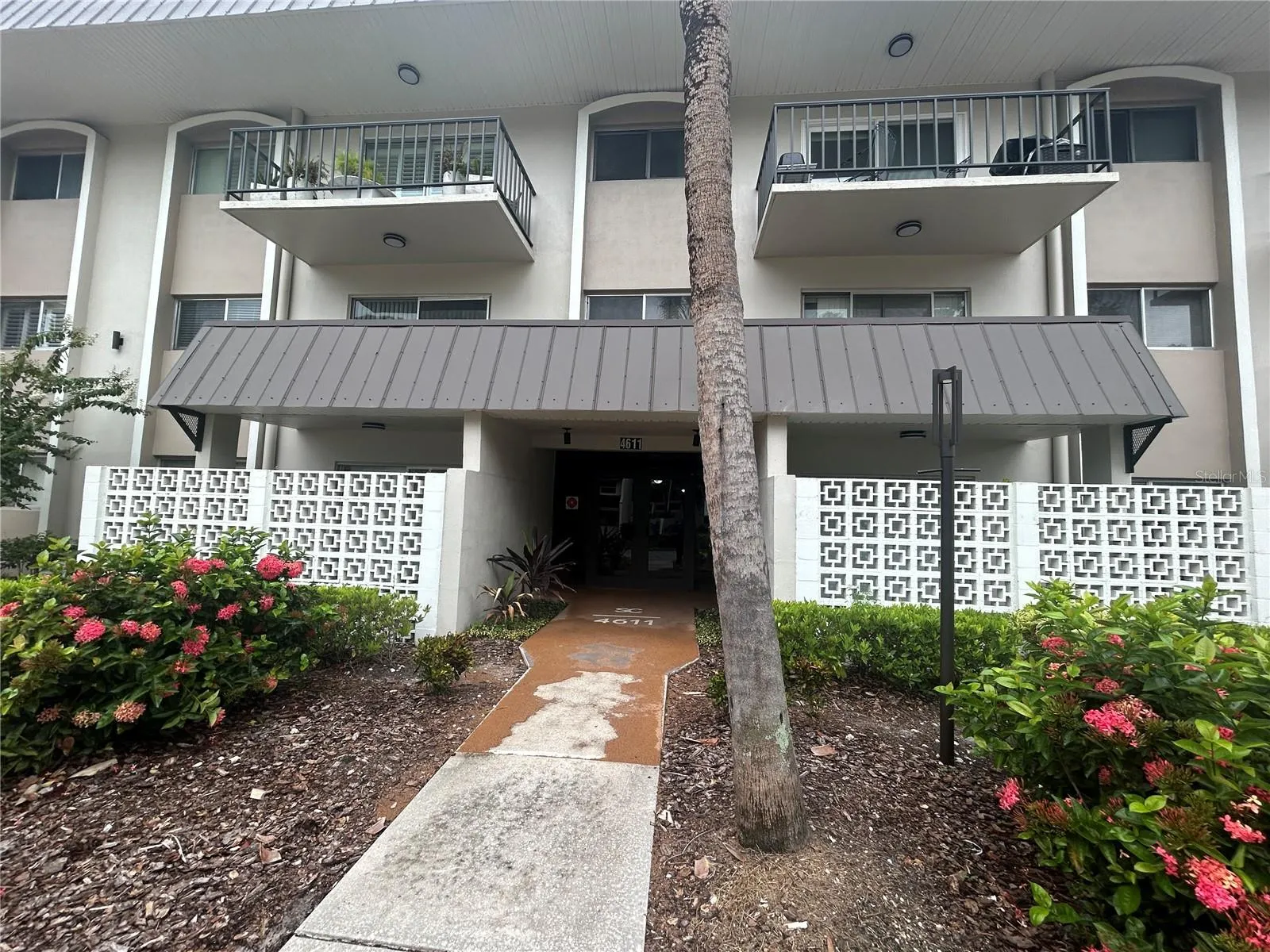 4611 W FIG ST #1, #1