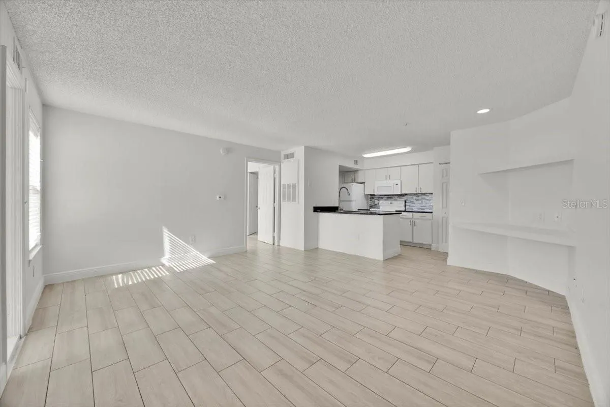 2212 GRAND CAYMAN CT #1617, #1617
