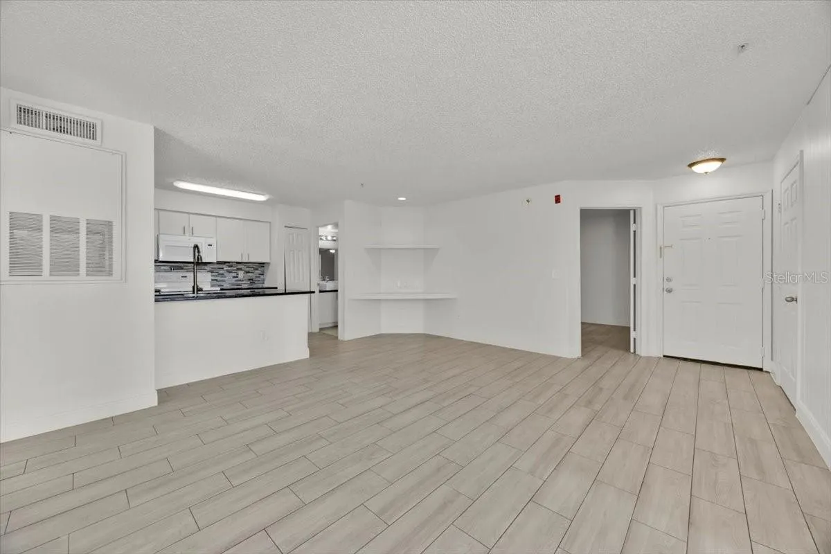 2212 GRAND CAYMAN CT #1617, #1617