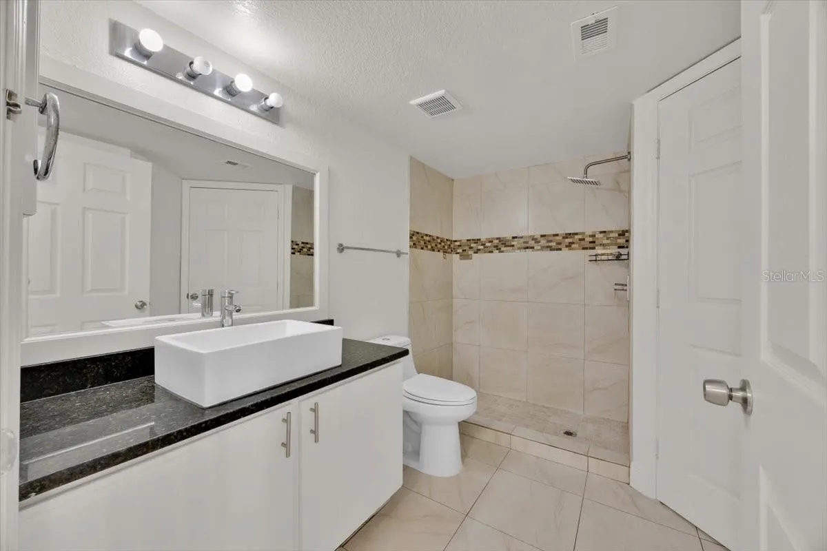 2212 GRAND CAYMAN CT #1617, #1617