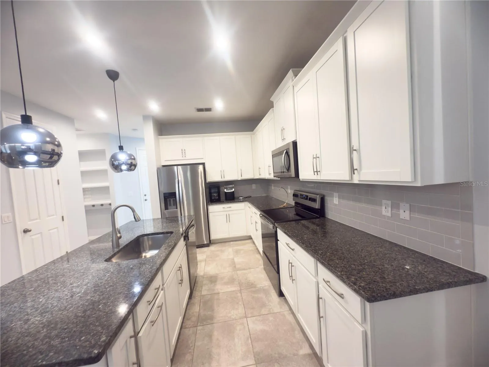 2410 RIVERBANK CV