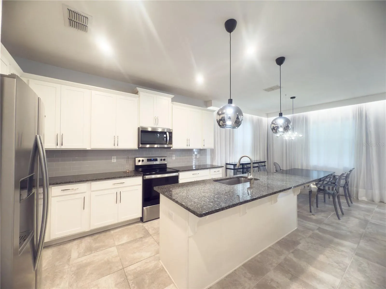 2410 RIVERBANK CV