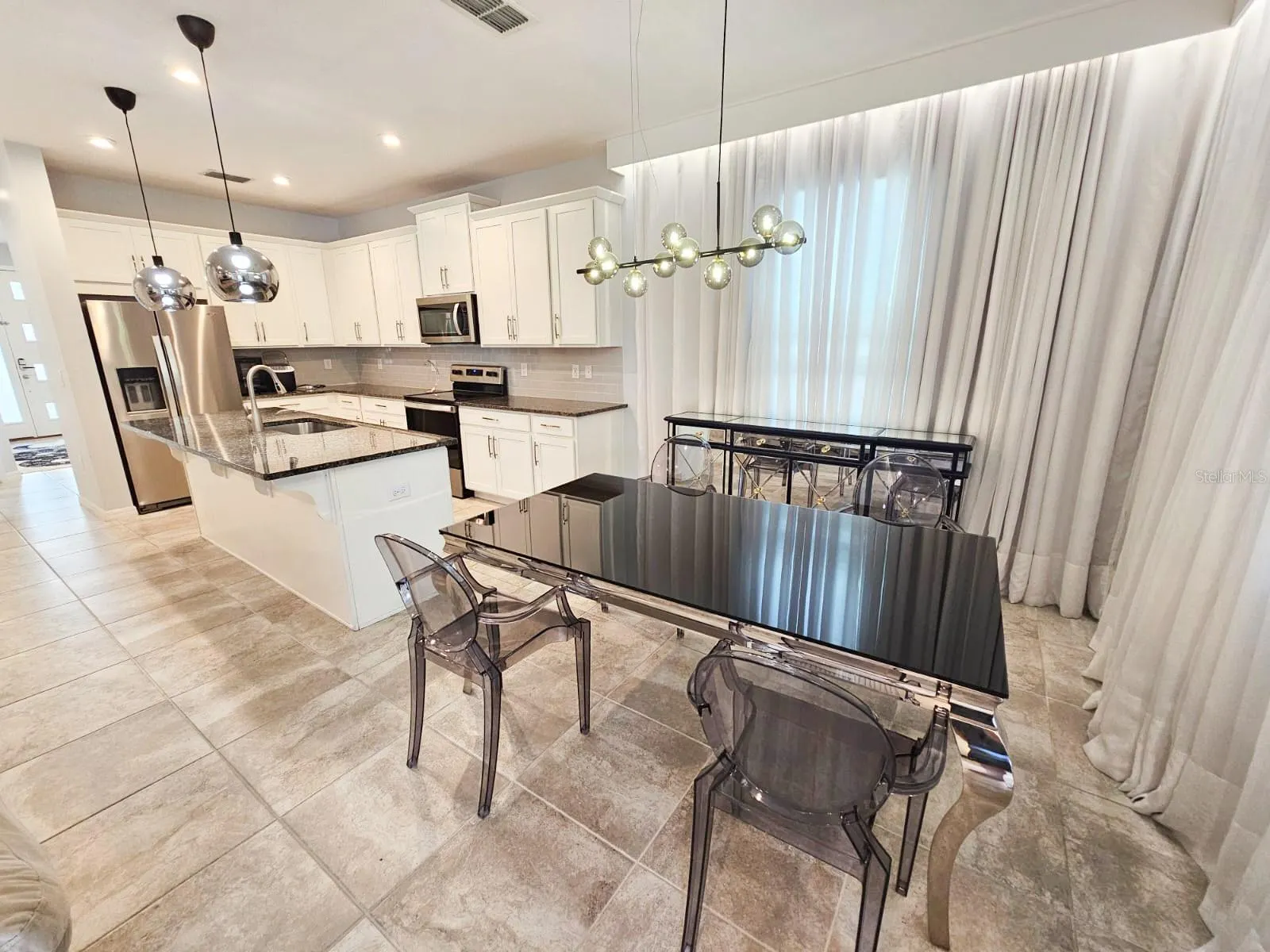 2410 RIVERBANK CV