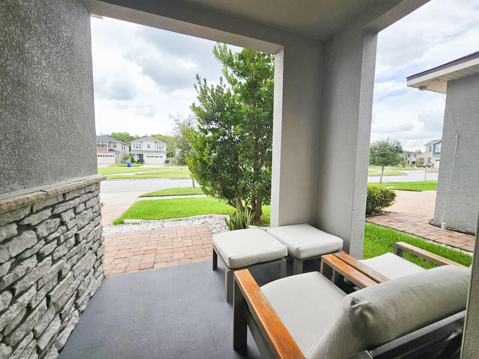 2410 RIVERBANK CV