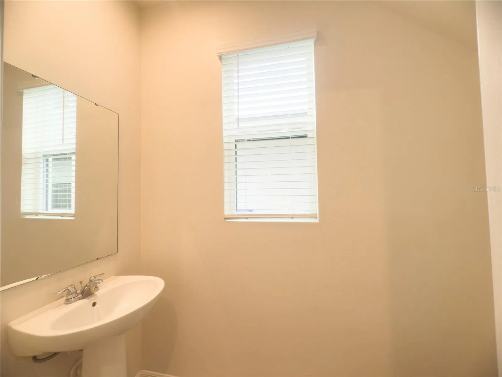 2410 RIVERBANK CV