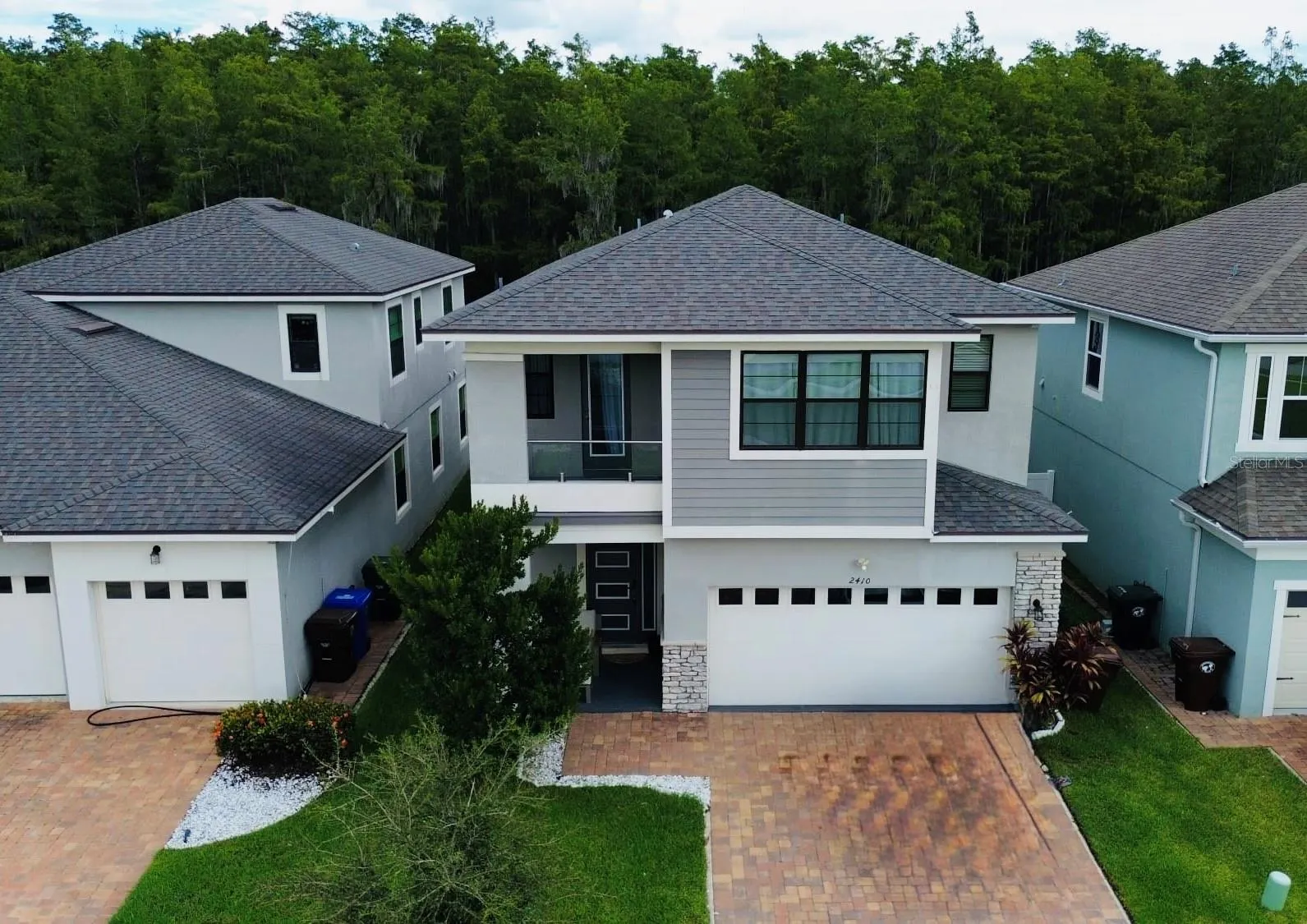 2410 RIVERBANK CV