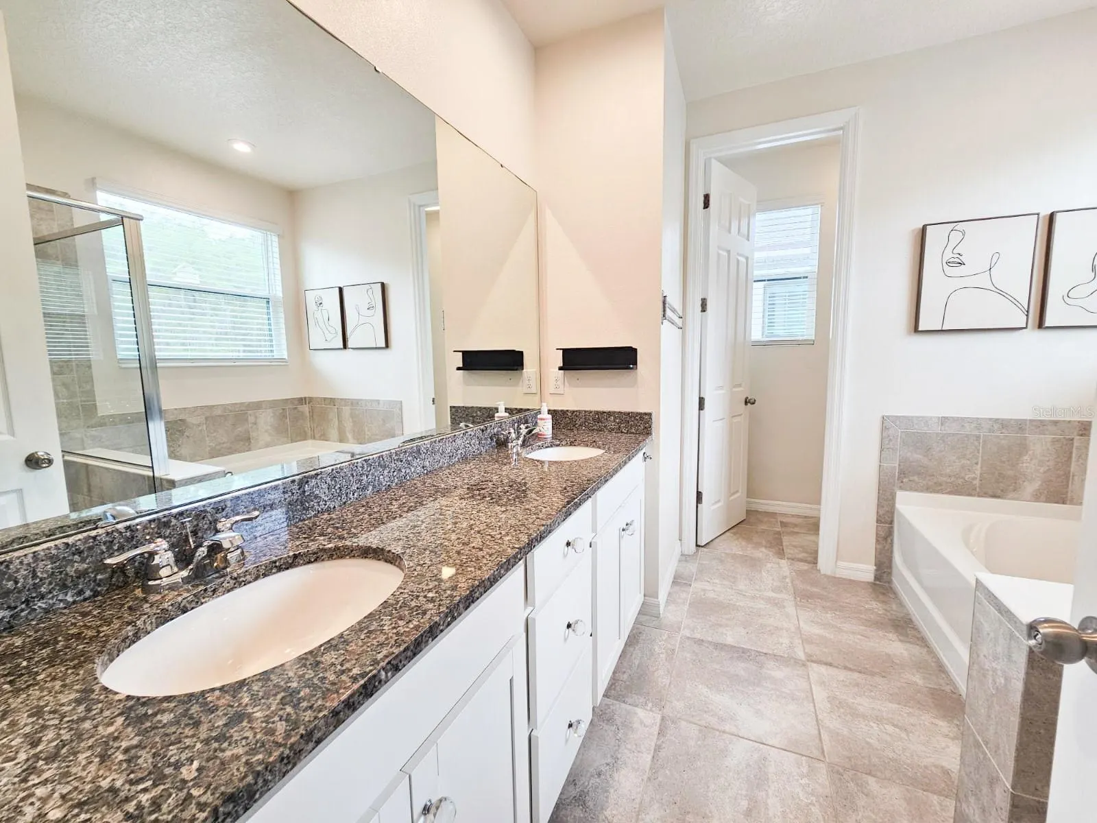 2410 RIVERBANK CV