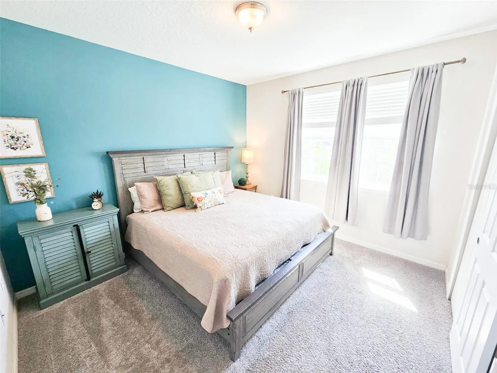 1811 SAWYER PALM PL
