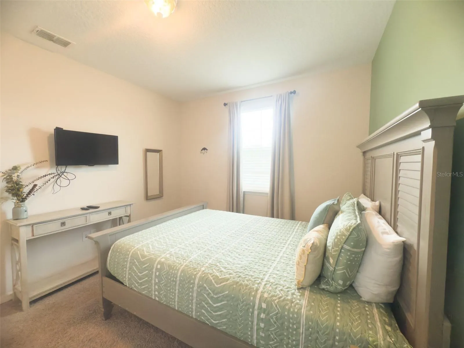 1811 SAWYER PALM PL