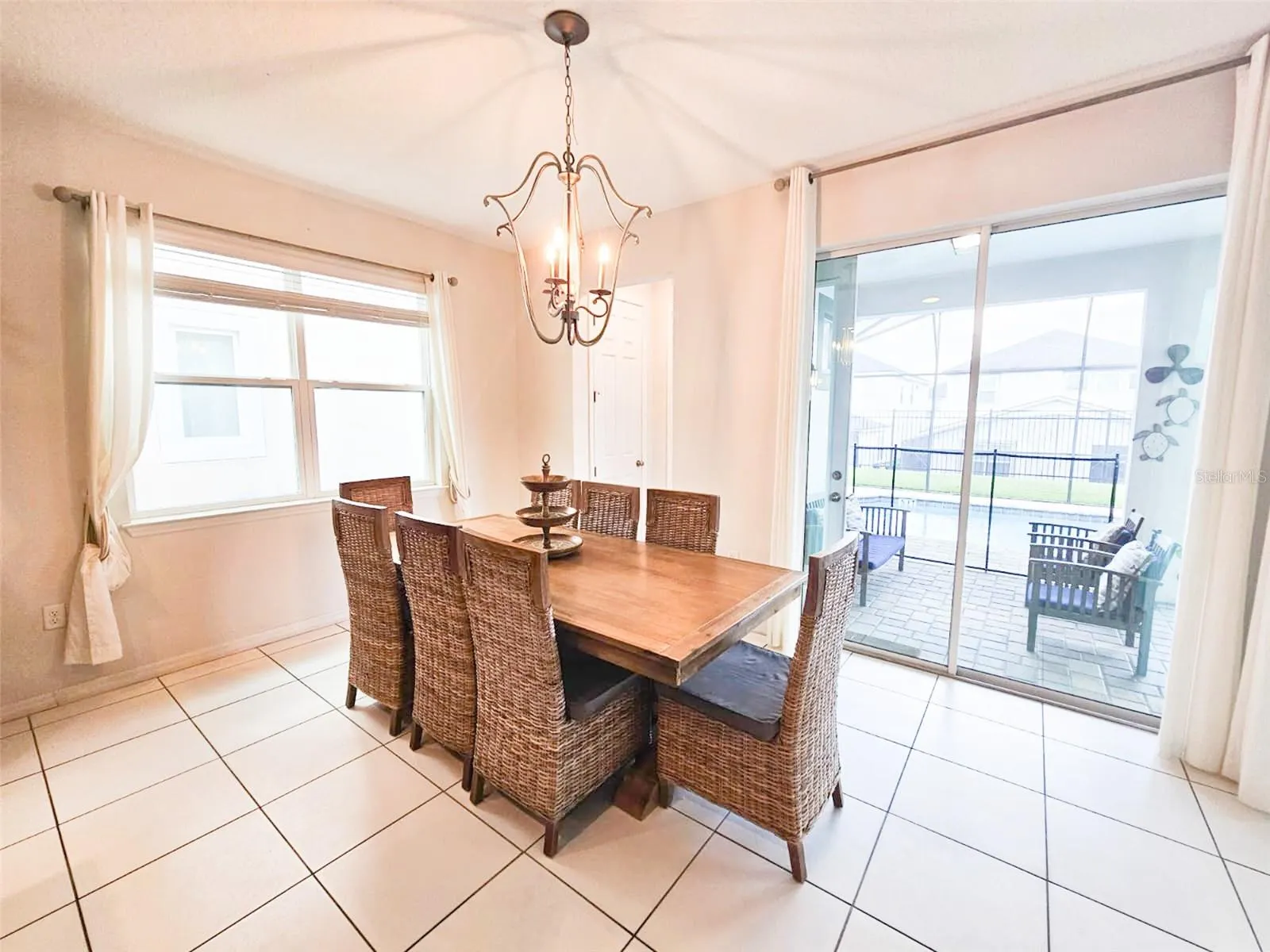 1811 SAWYER PALM PL