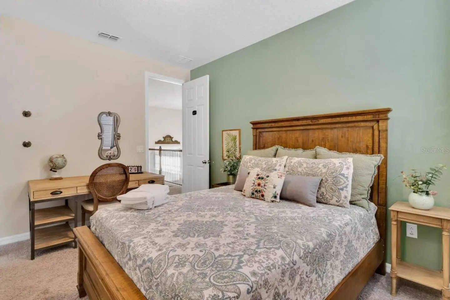 1811 SAWYER PALM PL