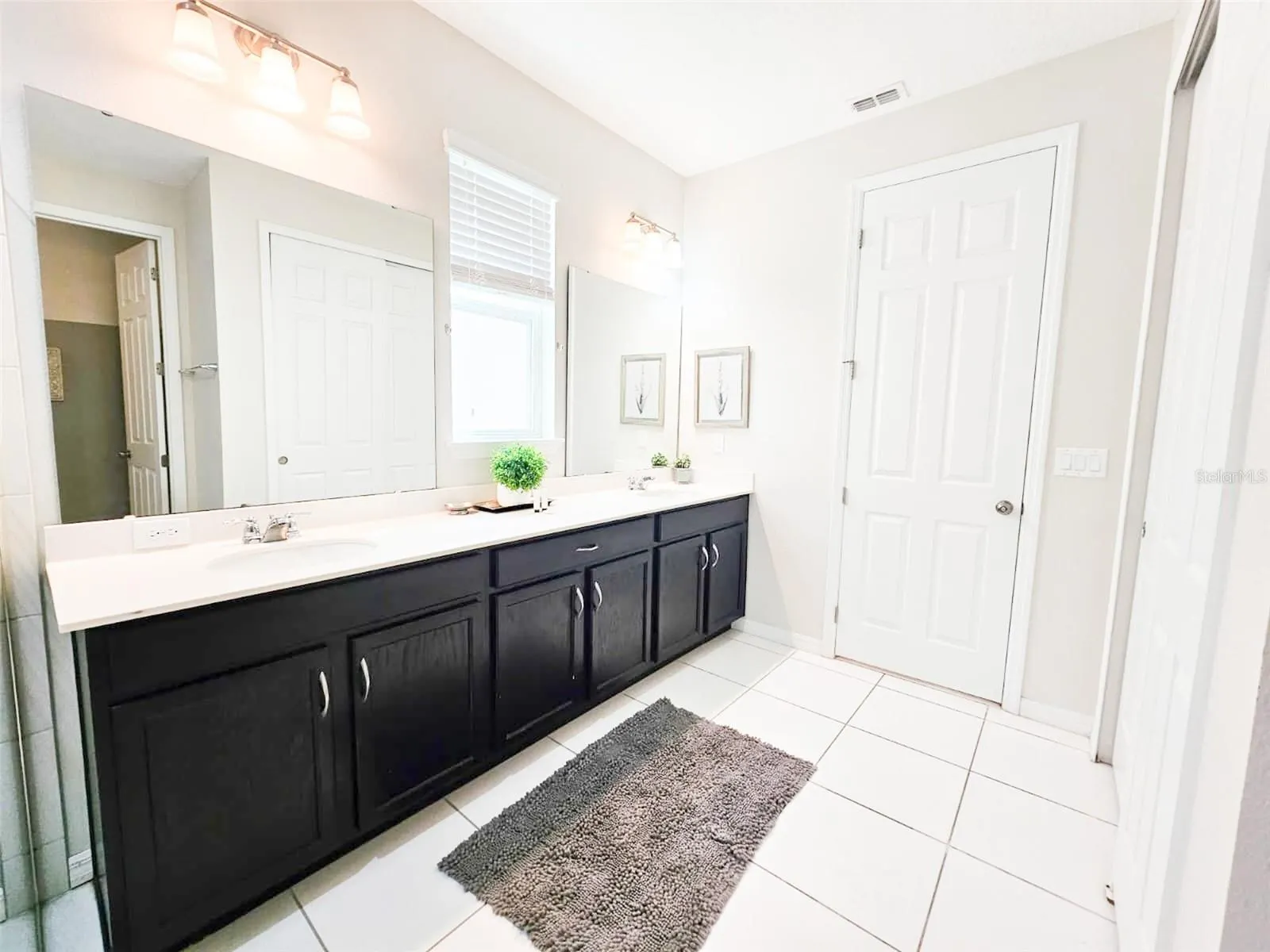 1811 SAWYER PALM PL