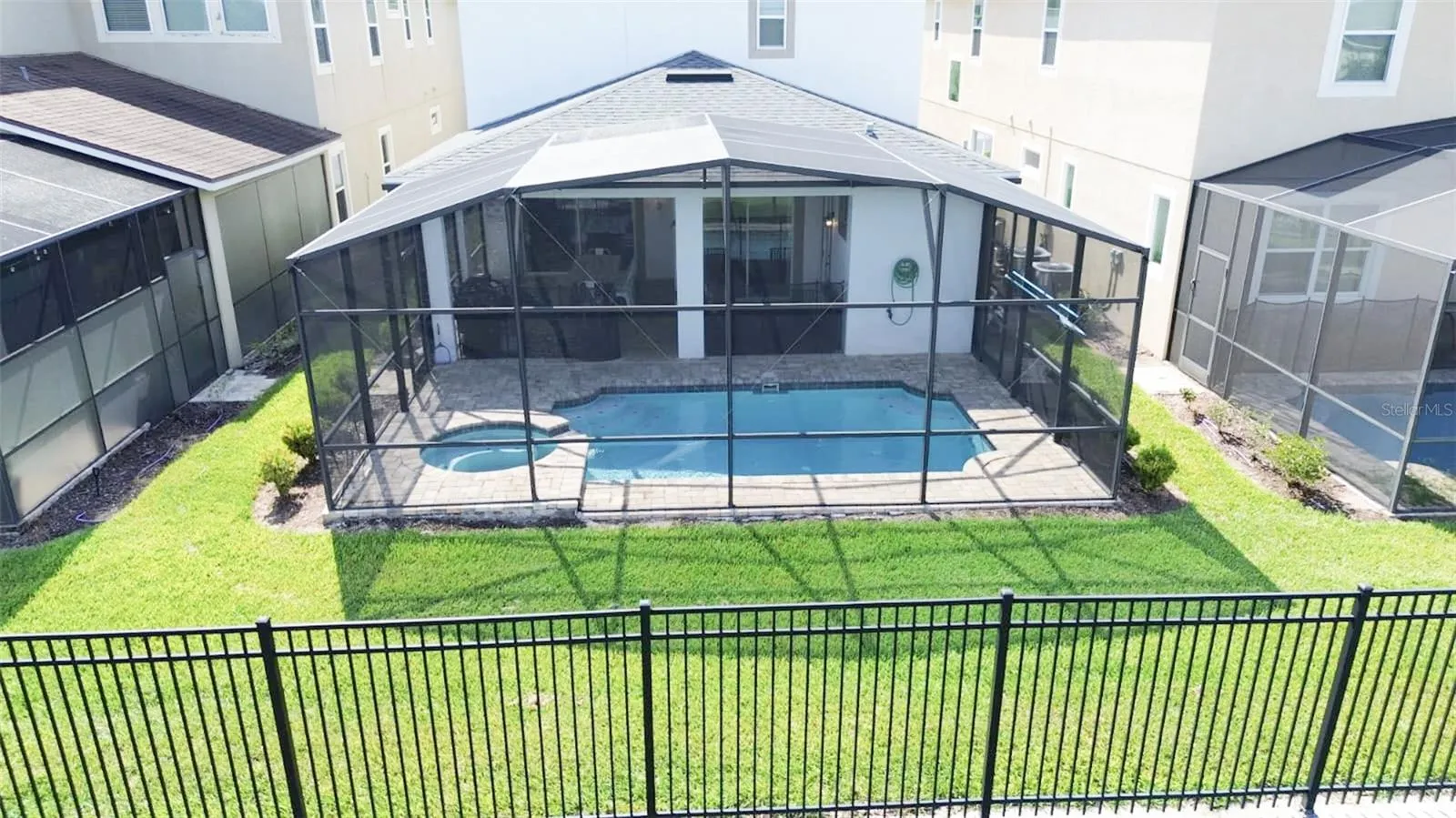 1811 SAWYER PALM PL