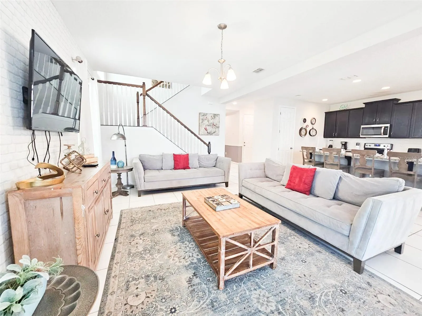 1811 SAWYER PALM PL