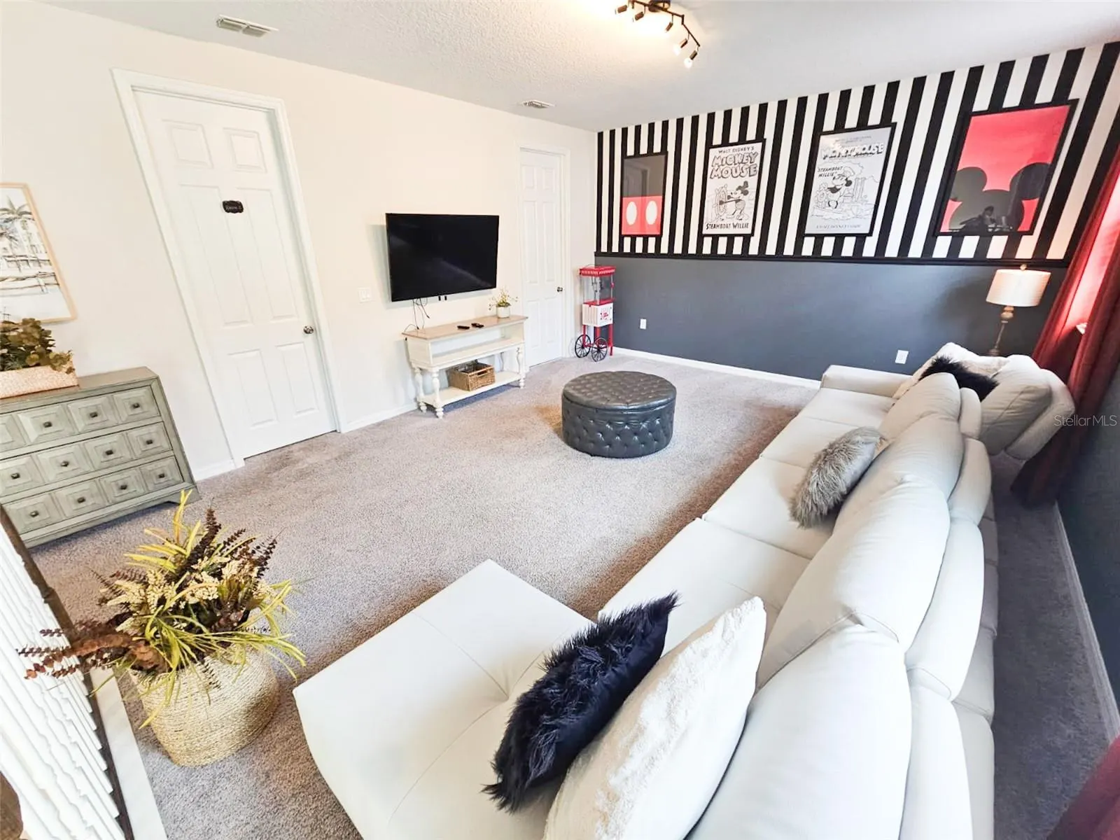 1811 SAWYER PALM PL