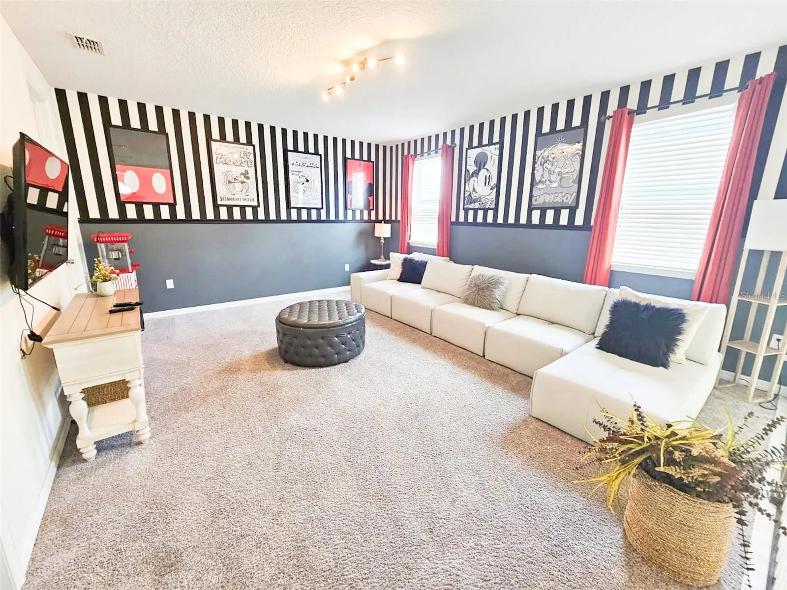 1811 SAWYER PALM PL