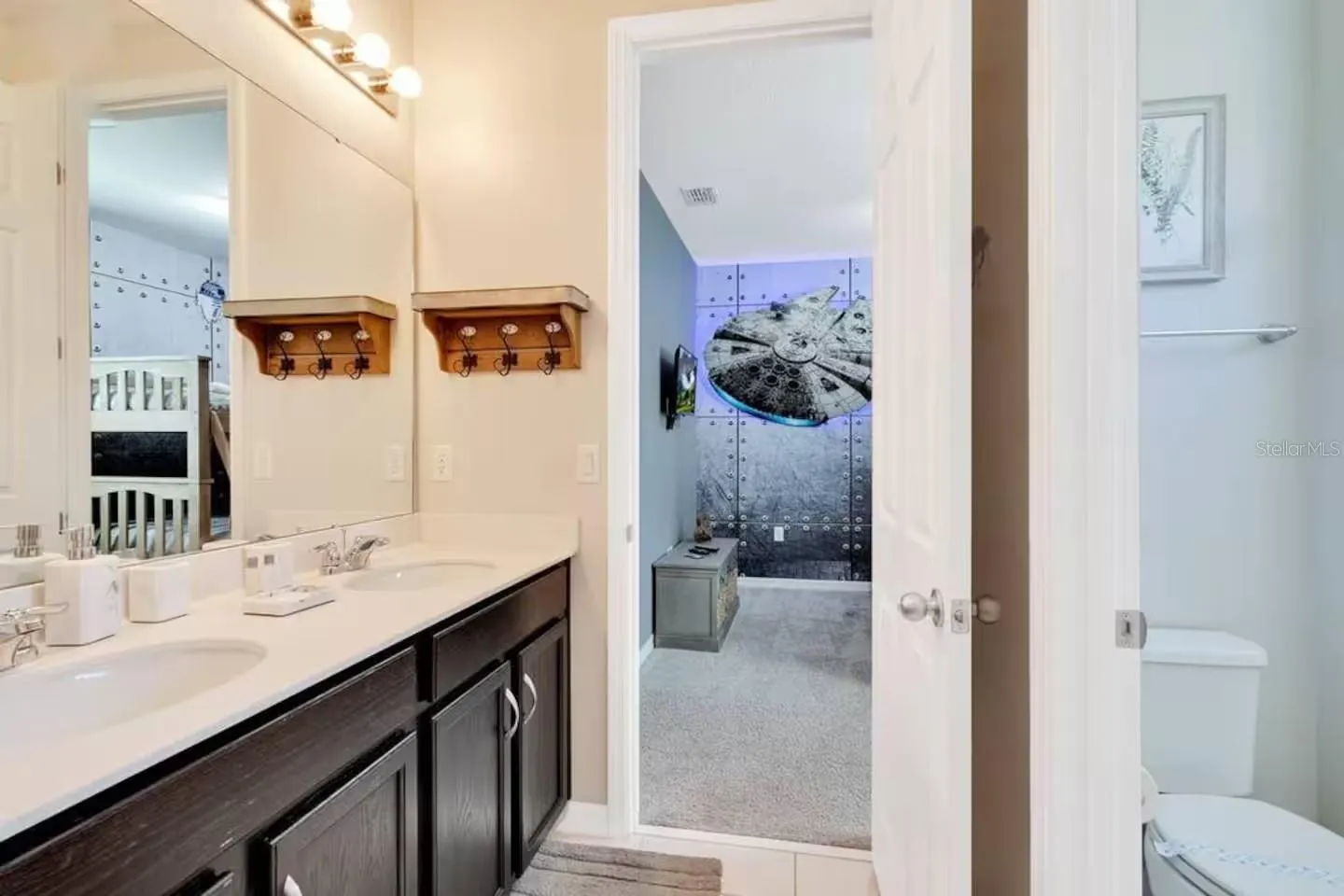 1811 SAWYER PALM PL