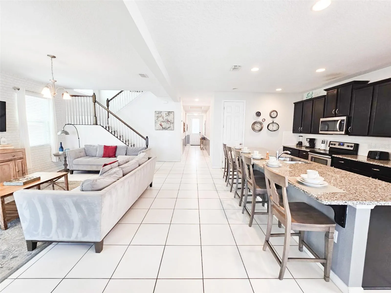 1811 SAWYER PALM PL