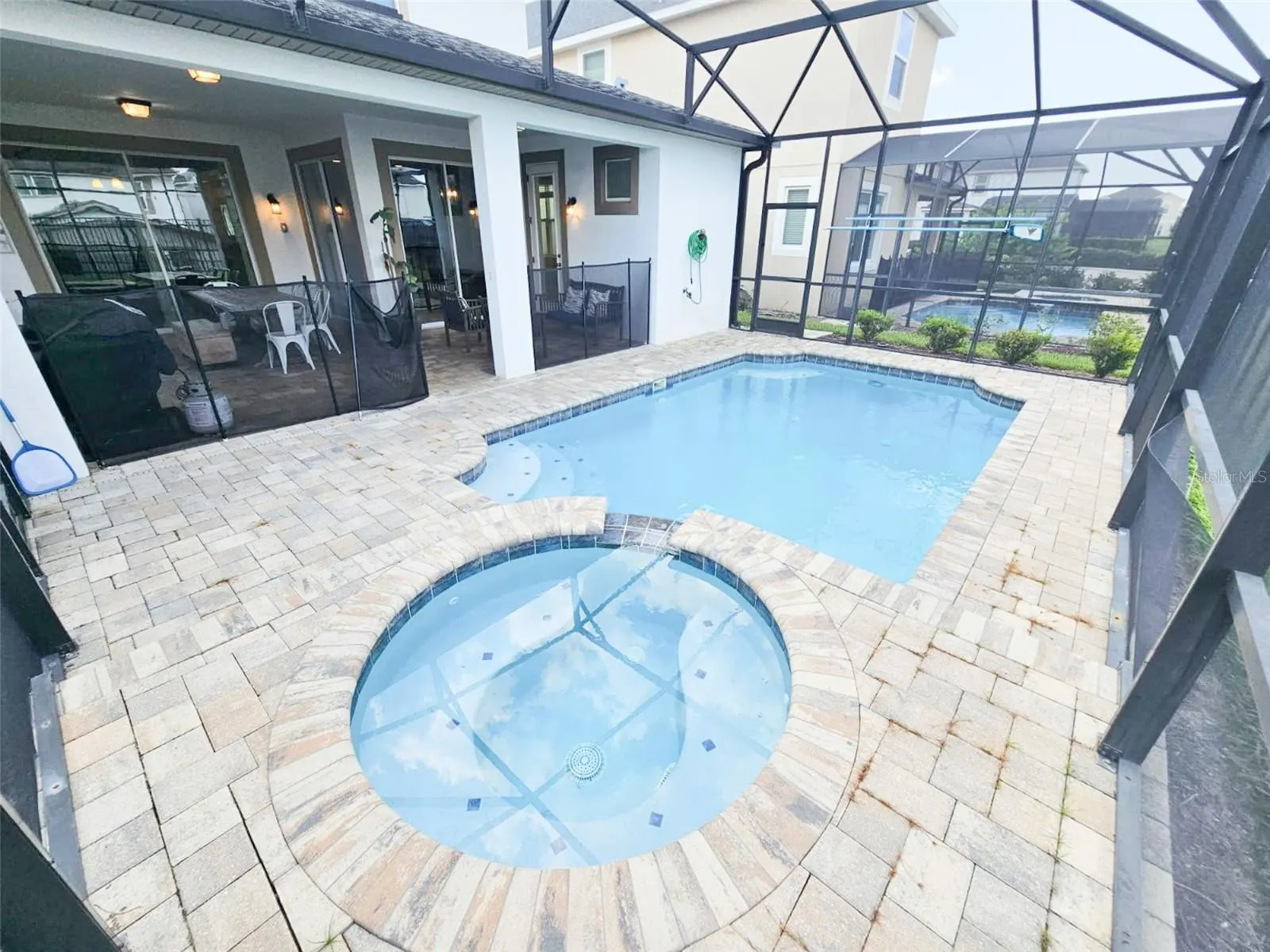1811 SAWYER PALM PL