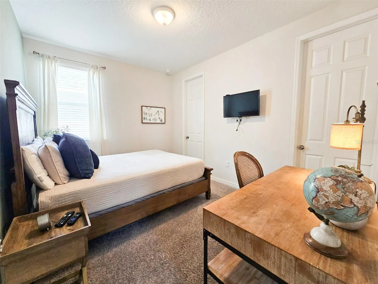 1811 SAWYER PALM PL