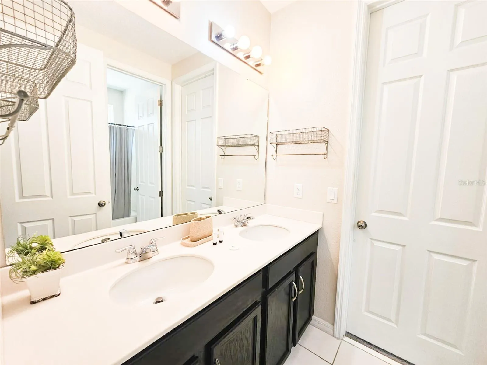 1811 SAWYER PALM PL