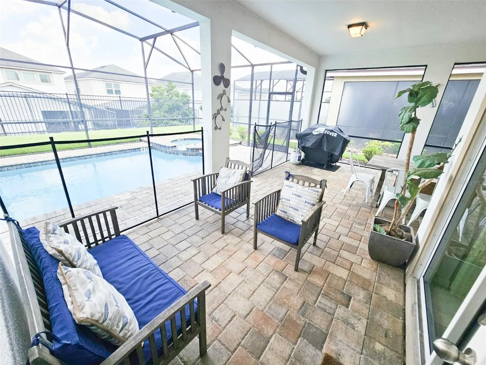 1811 SAWYER PALM PL