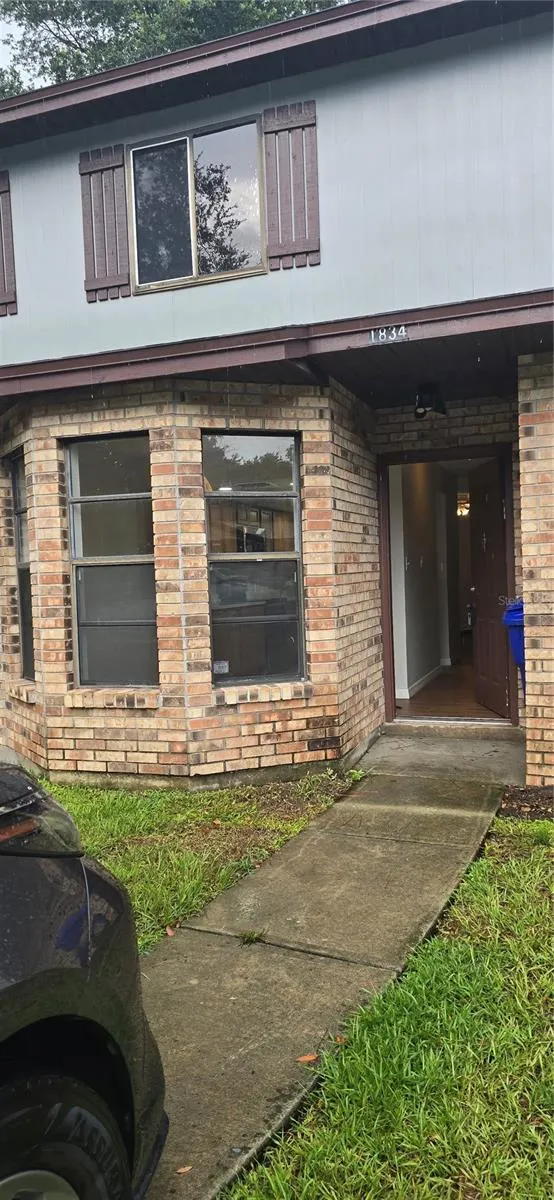 1834 FOXHALL CIR