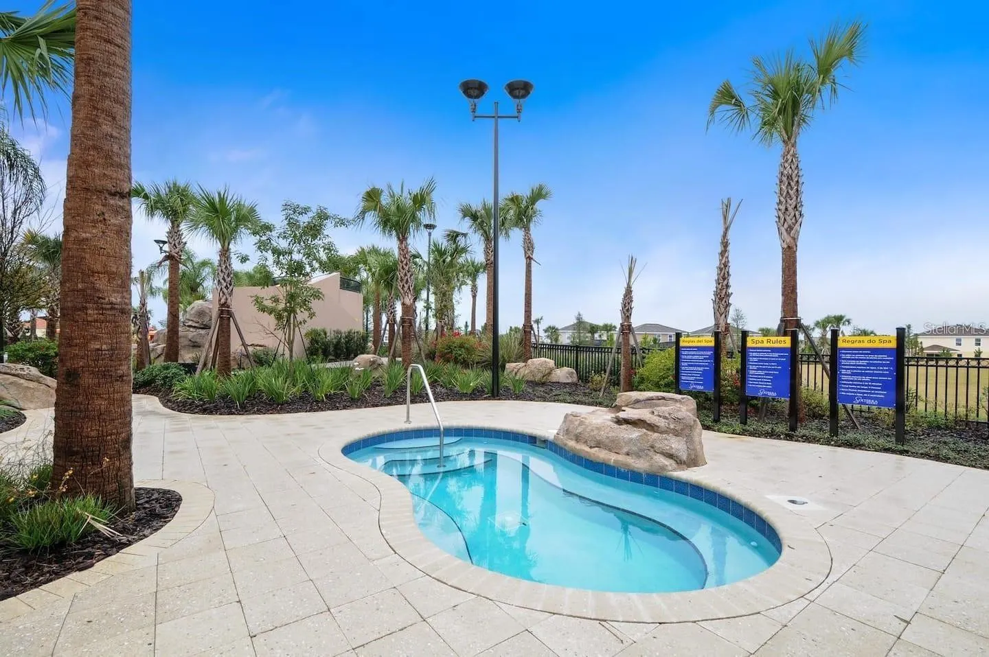 7200 OAKMOSS LOOP