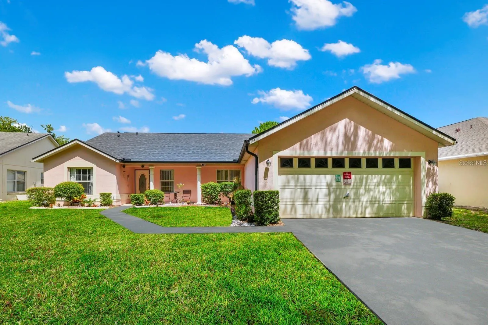 143 BREEZY OAKS CT