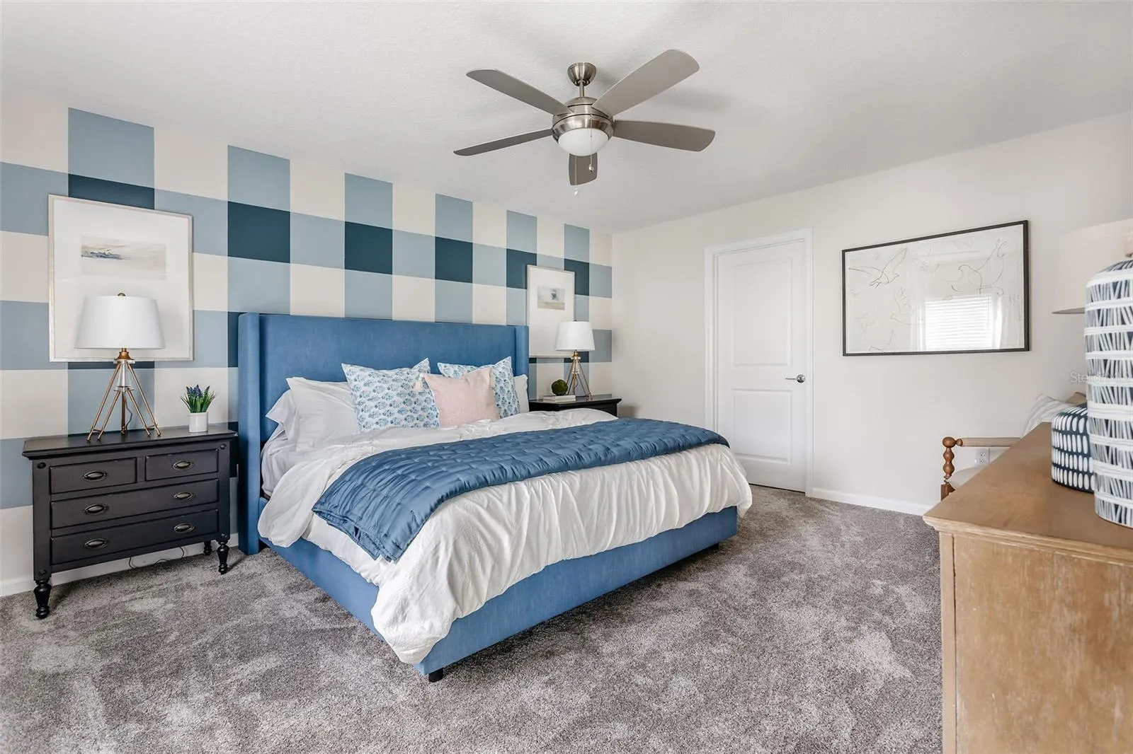 2013 MYRTLE PINE ST