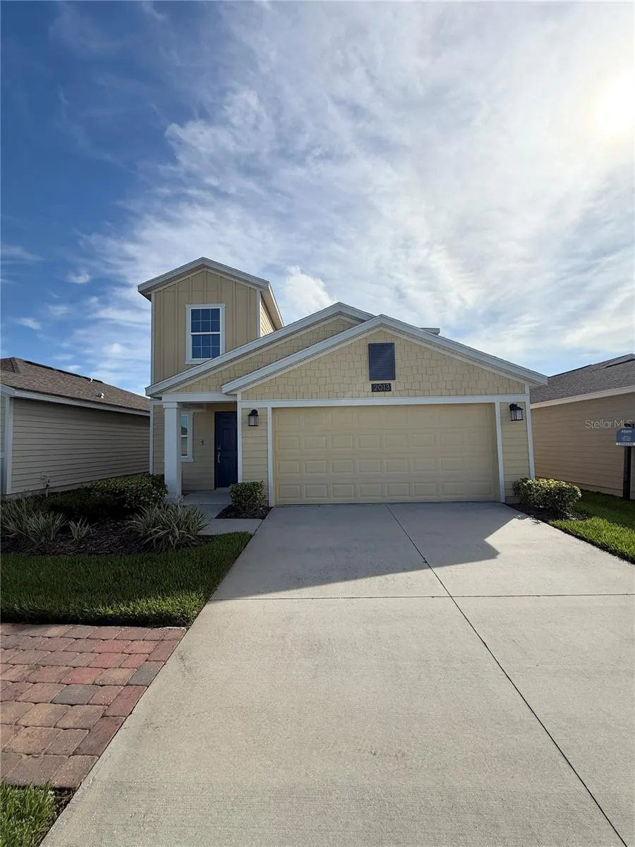 2013 MYRTLE PINE ST
