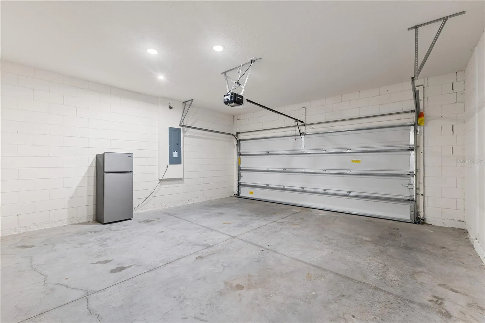 1779 TROPICAL PALMS CIR