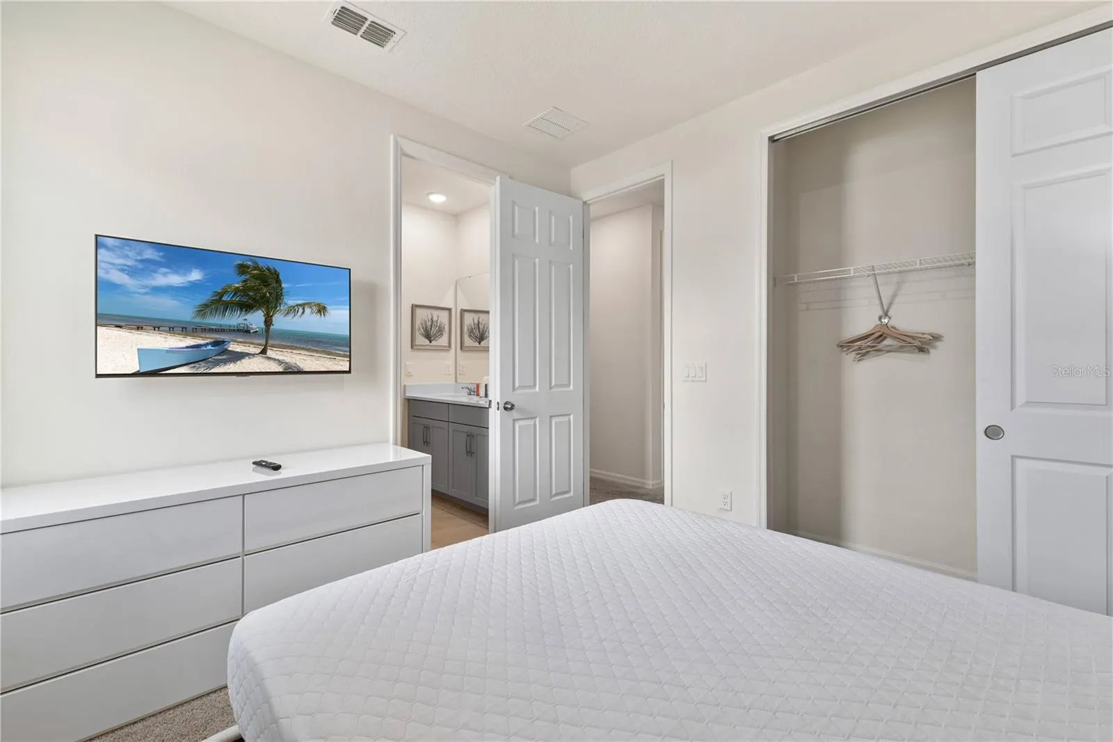 1779 TROPICAL PALMS CIR