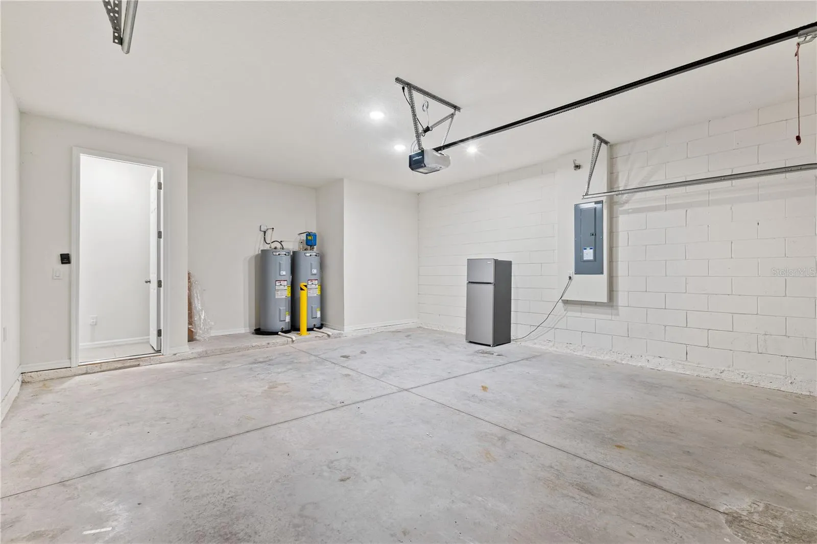 1779 TROPICAL PALMS CIR