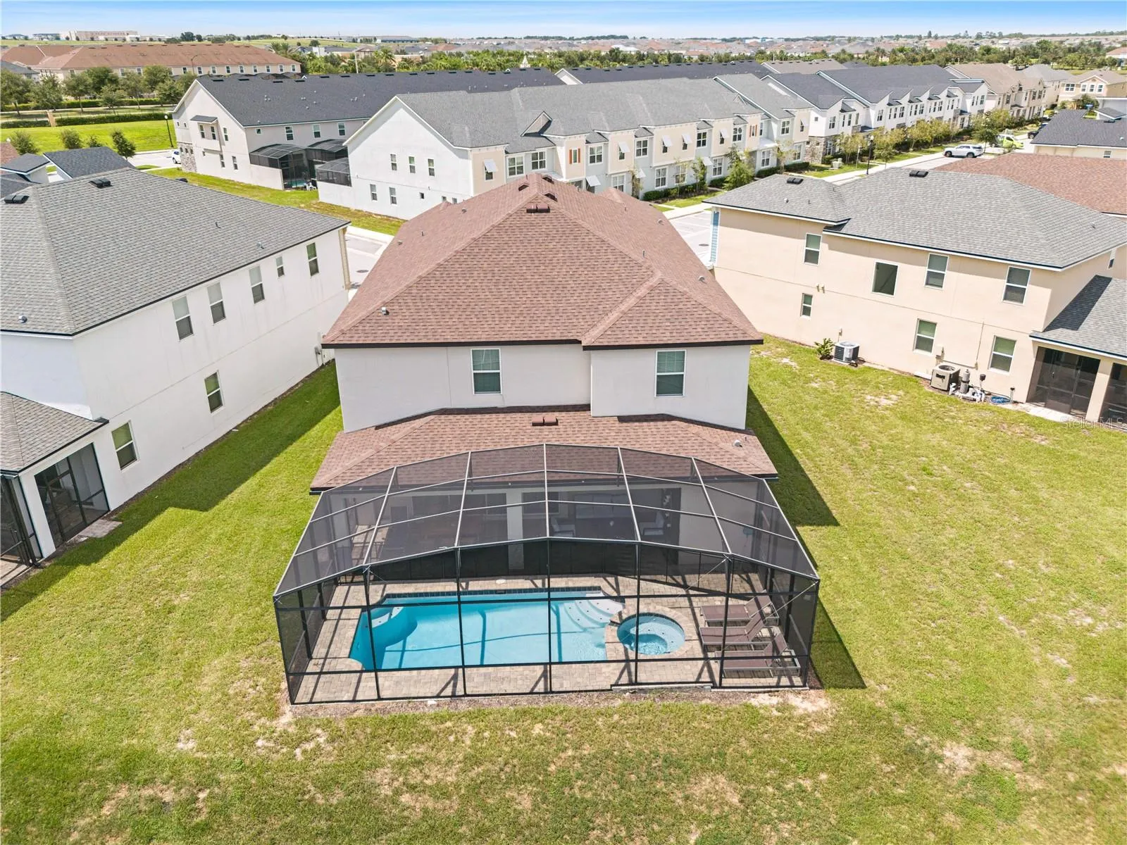 1779 TROPICAL PALMS CIR