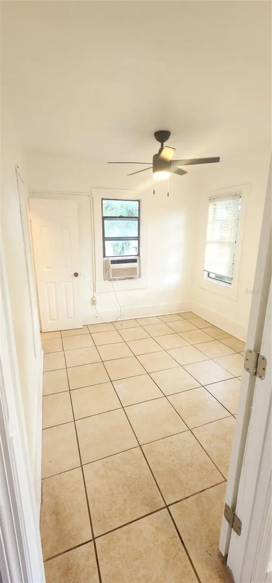 301 SE AVENUE B #4, #4