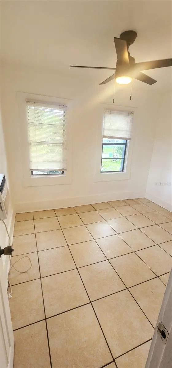 301 SE AVENUE B #4, #4